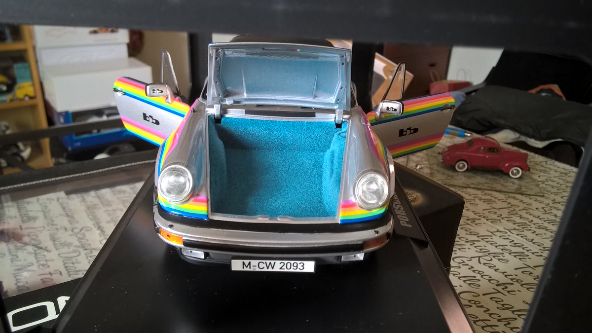patcollectors1's tweet photo. #Diecastmodelcar
#porsche
Porsche 911 930 Turbo
3.0L Targa bbuchmann 1976 😍😍✍️ https://t.co/wSuu6rGASK