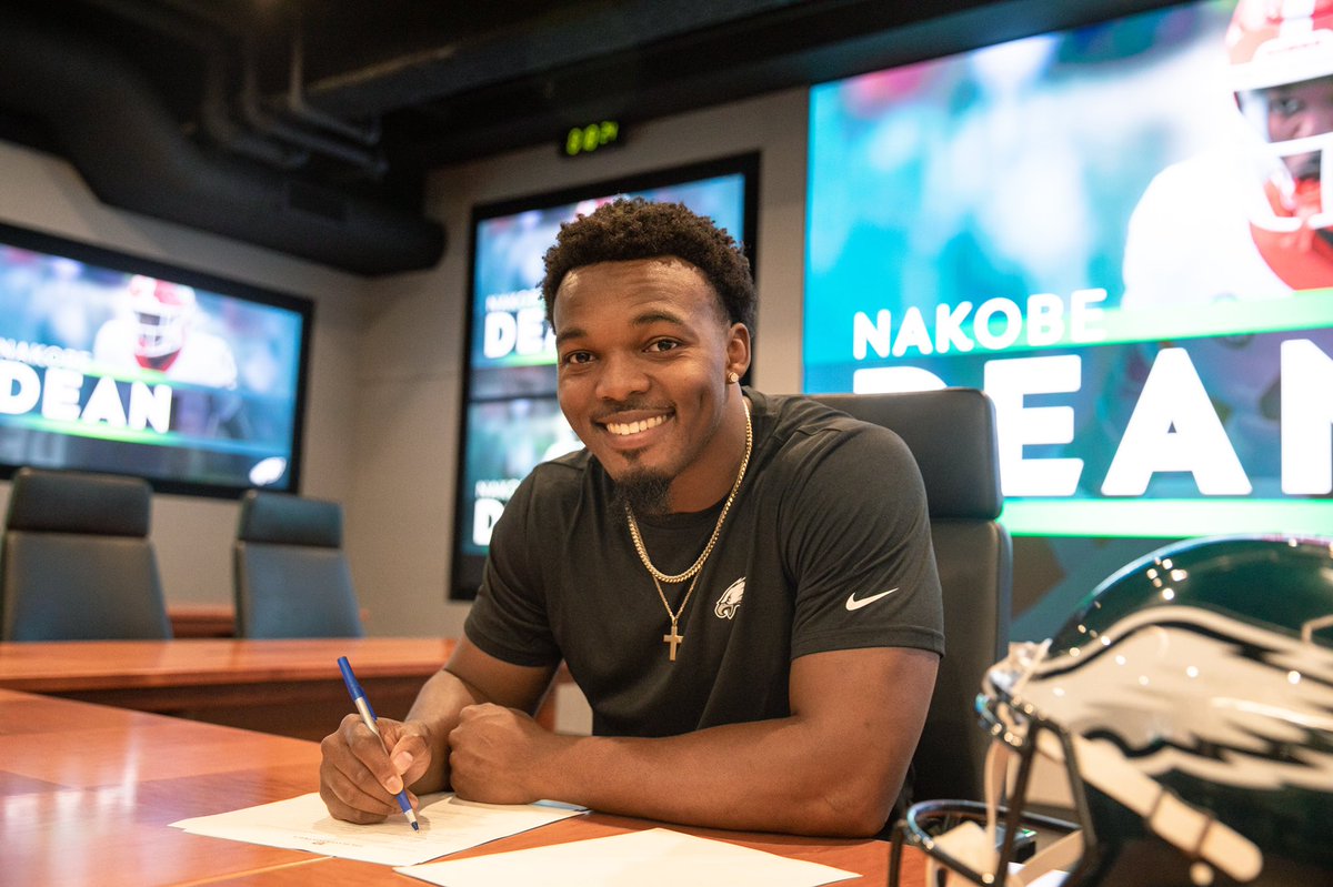 Eagles's tweet photo. Eagles have signed LB Nakobe Dean.

#FlyEaglesFly https://t.co/uARHPKOiJ8