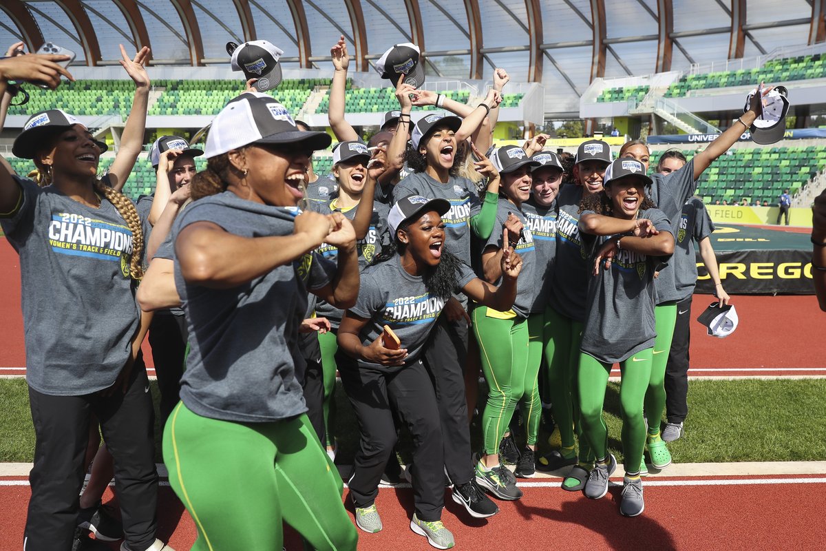OregonTF's tweet photo. Monday motivation🥳

#GoDucks https://t.co/7Z5z6SORbN