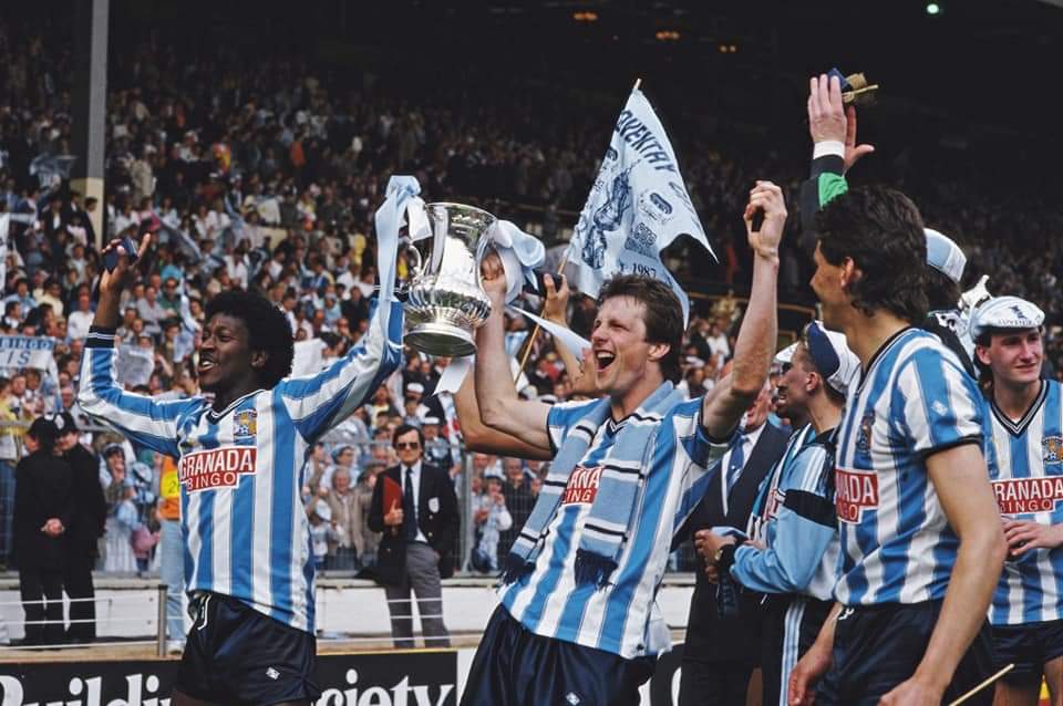 Zipper282's tweet photo. Its not very often I wear my beloved Coventry City shirt closed season, but If you know, you know, exactly 35 years ago today. ๐
#FACupWinners #FACupRewind #PUSB #ClassicFACup #ifcarlsbergmadefootballteams #goodtimes #goosebumps #CoventryCity https://t.co/b9eVzYmFpD