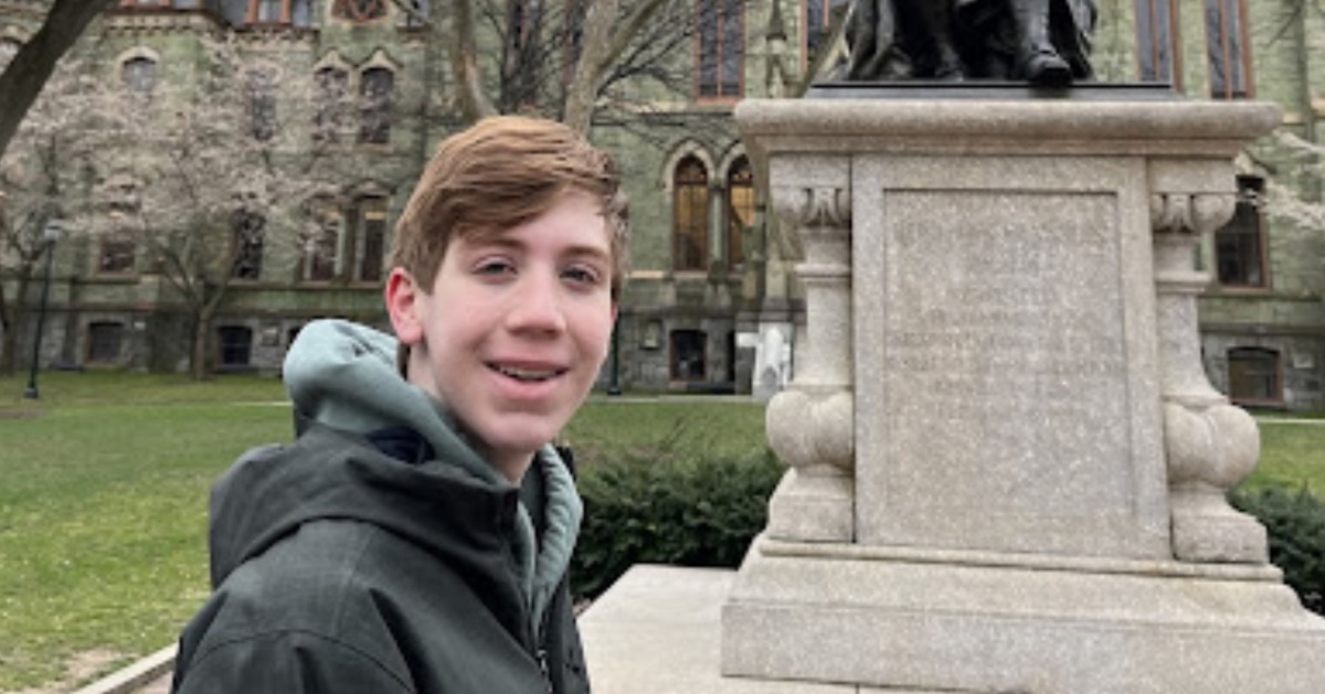VenueCincinnati's tweet photo. Congratulations to the winners of the @uc_health West Chester Hospital Scholarship presented by @madecdc! 

Patrick Arp of William Mason High School and Emily Lin of Lakota East High School will each win a $2000 scholarship.

Find out more on our website: https://t.co/0KO6bFZ0rP https://t.co/lRPgVOvY0R