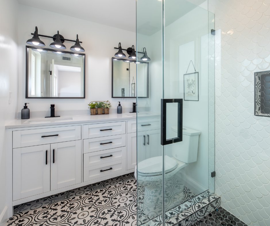GraniteEdgeCA's tweet photo. When decorating your bathroom, think about how you’d like the space to feel. While vibrant colours can be fun and exciting, a simple palette can leave the room feeling cozy and comforting. https://t.co/tElQ511mO1