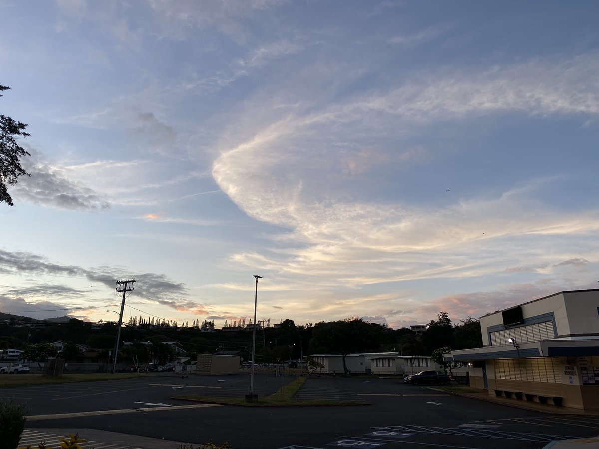 Happy Aloha Monday Moanalua, have a wonderful day and enjoy the people around you. #mmsherd #808educate