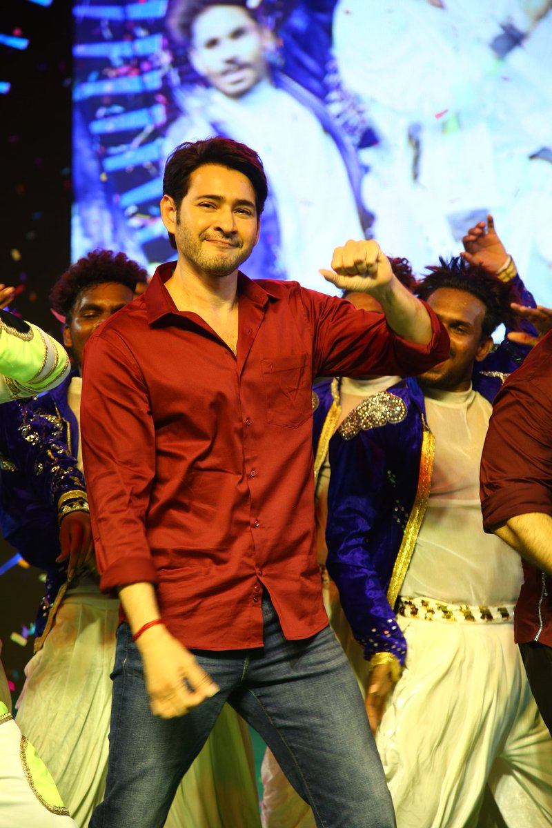 Sup_Dhfm's tweet photo. It's Time To wistle🤯 
Emanna High @urstrulyMahesh Anna❤️
Chimpesav anna Love You 🤍
#SarkaruVaariPaata 
#BlockbusterSVP https://t.co/DEe08tK6I3