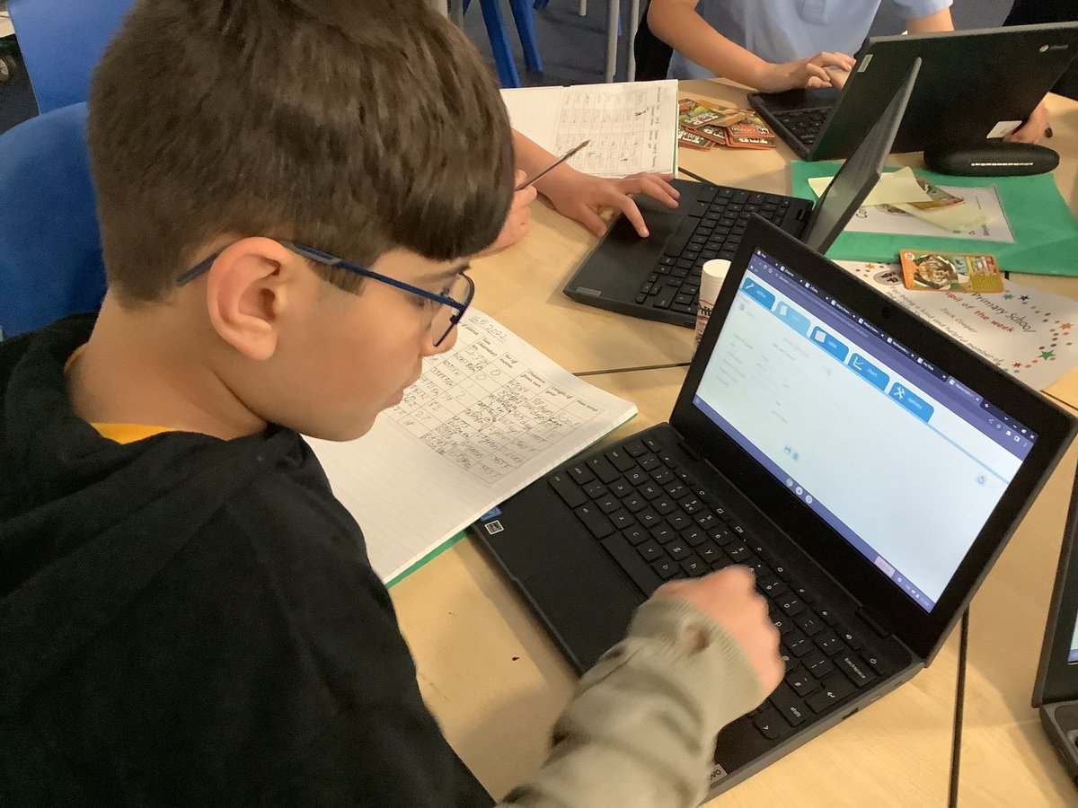 GabalfaPrimary's tweet photo. The stargazers in Dosbarth Collen have been busy creating their own databases about the planets using J2e .@gartmor #gmscience https://t.co/0V6fLO9q4z