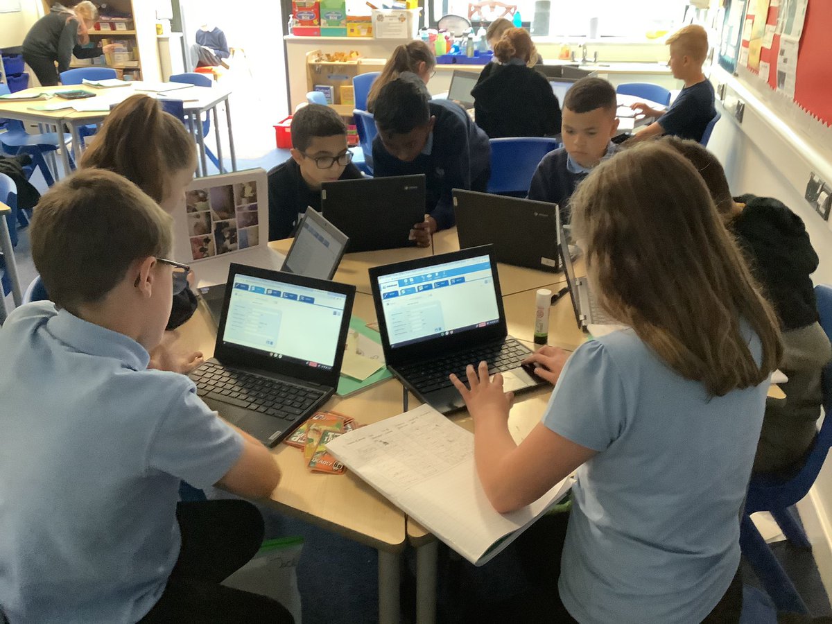 GabalfaPrimary's tweet photo. The stargazers in Dosbarth Collen have been busy creating their own databases about the planets using J2e .@gartmor #gmscience https://t.co/0V6fLO9q4z