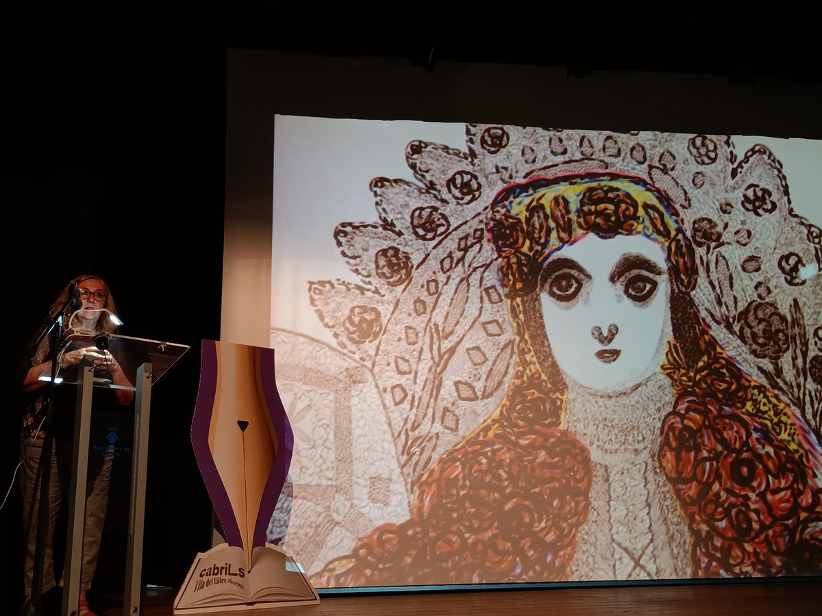 ajcabrils's tweet photo. La @Viladelllibre omple #Cabrils de literatura 📚

📸Fotografia històrica d'escriptores del Maresme, amb la presència de @taniaverge, consellera d' @igualtatcat. 

🌐👉https://t.co/ViQbVxLJoX

#viulesviles
#mésdelquecreus https://t.co/V2fHYUDc1H