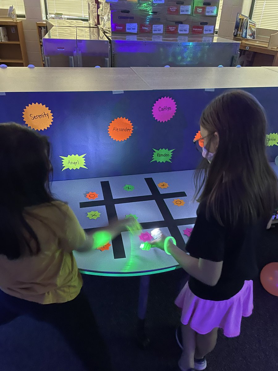 susdenise19's tweet photo. Celebrating the 40 book Challenge with a Glow party!! @migdaliagpowers @dlr_jess @JRamz2015 @NISDSteubing @NISDLib https://t.co/VHY469h7z0