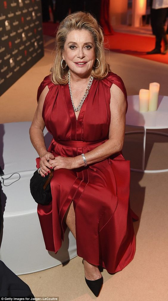 ChristineAnnieF's tweet photo. Yeah I'm into girl in red https://t.co/6aIJITmTDI
