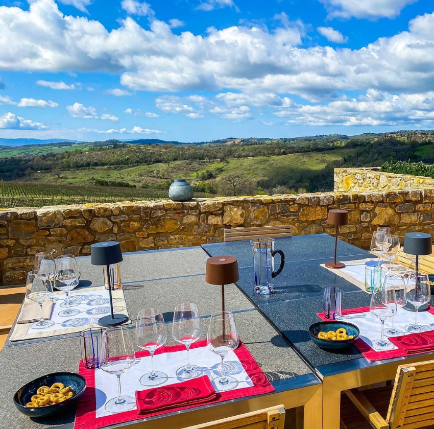 La terrazza di Roccapesta vi aspetta tutti i giorni, nel cuore della maremma, dalle 10:00 alle 17.30.