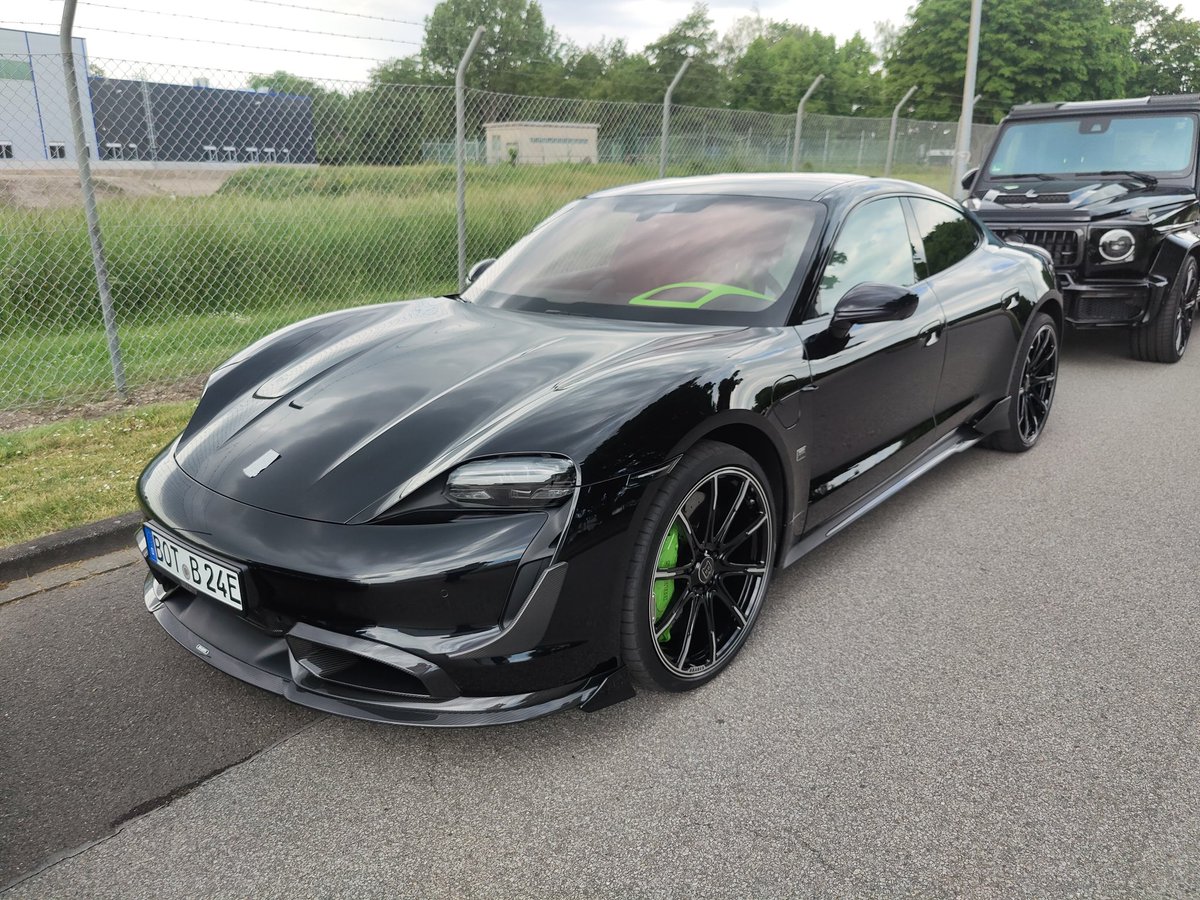 Custom_PC_World's tweet photo. @BRABUSgermany

Brabus Tage 2022 https://t.co/nEjP1C6HdR