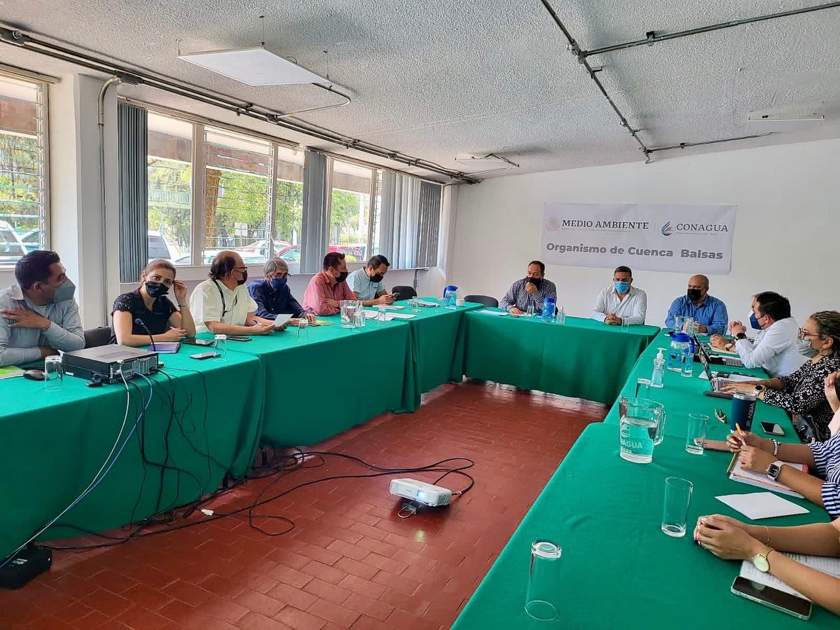 jaime_juarezlpz's tweet photo. 📌 Se llevó a cabo la 5° Sesión Ordinaria del 2022 de la #Corese, en la que los integrantes coincidimos en unificar #esfuerzos para mejorar la #calidad de vida de los habitantes del estado a través del derecho de acceso al #agua. https://t.co/fiiVm2UKY4