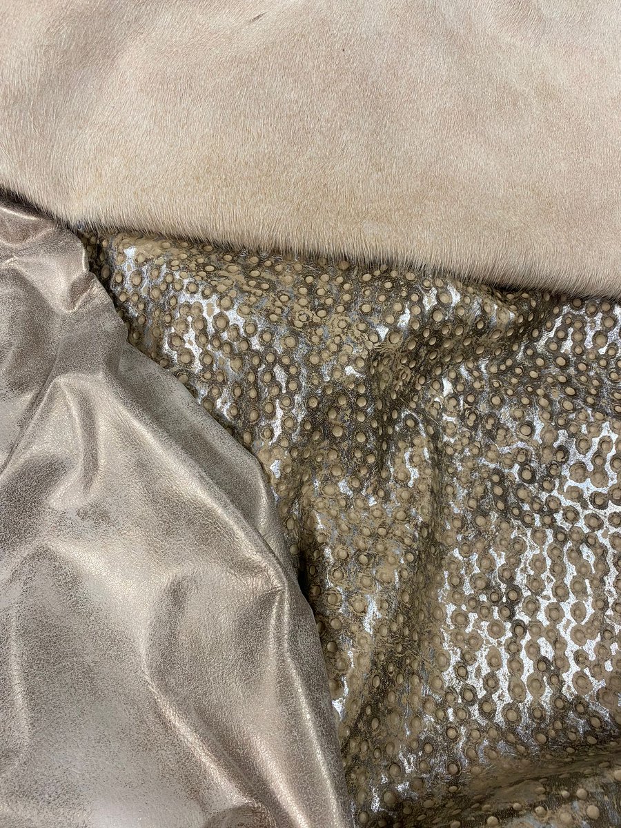 TXLeatherGoods's tweet photo. Featuring our Abyss Terra with our Heavy Metal Beige Platinum and a Premium Beige Cowhide! DM us for more Details!!
 #interiordesign #gold #Platinum #abyss #Leather #crafting #cowhides
#Premium #Silver #TLG https://t.co/fPLO2StYqU