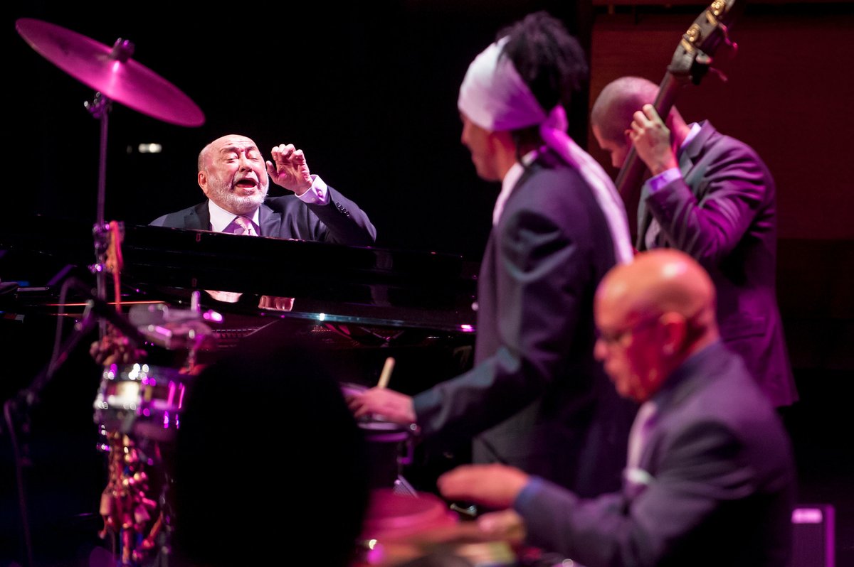 salsa1063mia's tweet photo. Empezando la semana con un poco de @eddiepalmieri en #Salsa1063mia 🎶🎵

¡Sin comerciales todo el día!

#lamusicaapp #salseros #salsa #sbs https://t.co/O8b61905ml