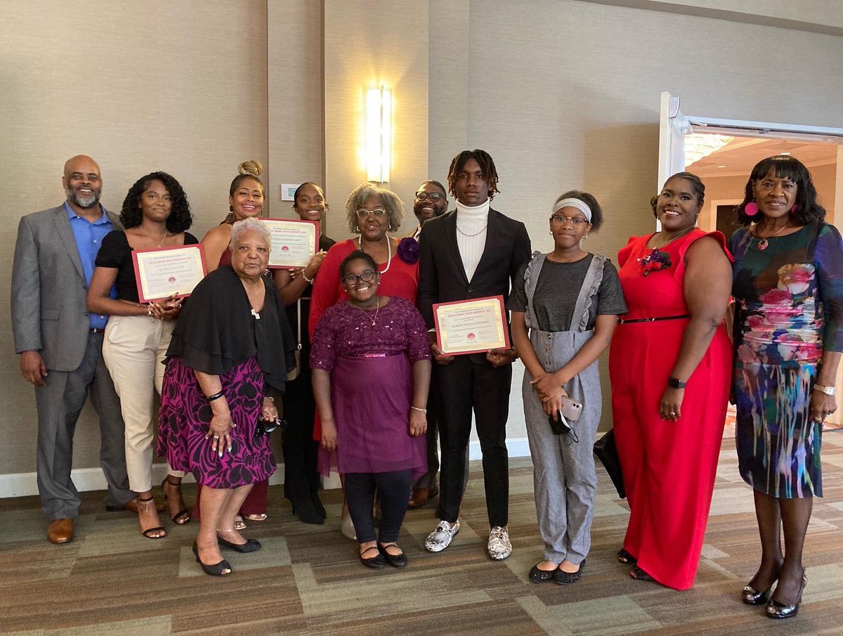 aboutbizness29's tweet photo. Congrats @soslenno on The Jordan Family Scholarship through @dst_HAC1913 for $5K.  My dear Sorors I must say thank you! The May Week Program was a wonderful occasion. Congratulations all the scholarship recipients! #lynton2022 #IamHAC https://t.co/2RObznwJ54