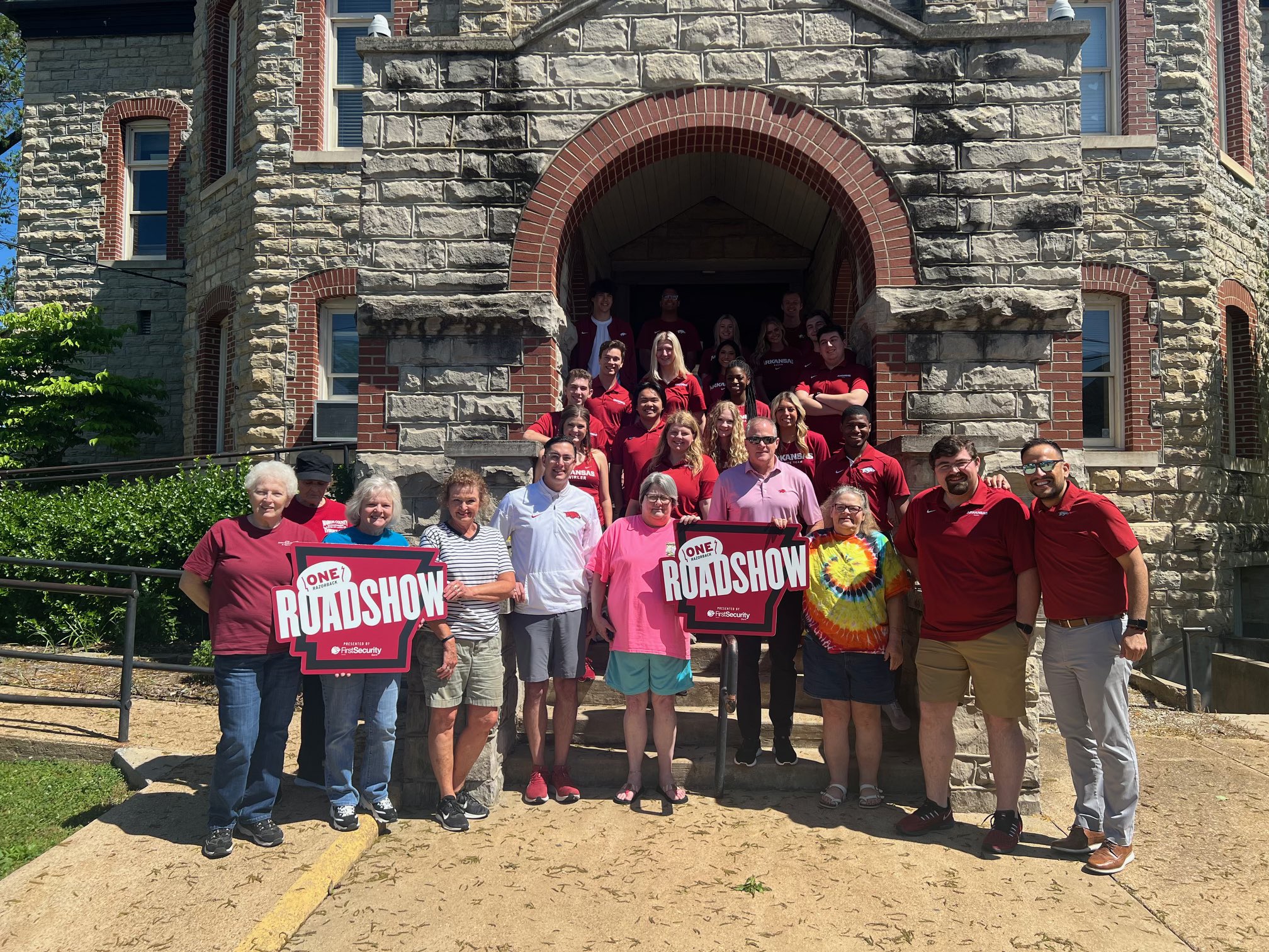 Hunter Yurachek on Twitter "Stopped on “Square” in Yellville, AR to