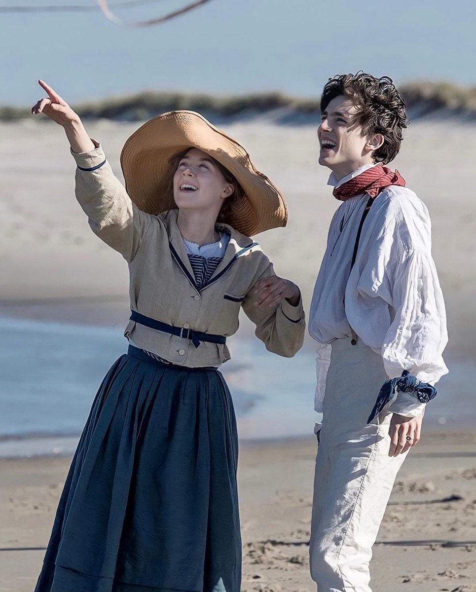 Dellane147's tweet photo. Producers please make a remake of "What's Up Doc" with Saoirse Ronan and Timothee Chalamet taking on the roles of Barbra Streisand and Ryan O'Neal!! https://t.co/nHprxTbfJ2