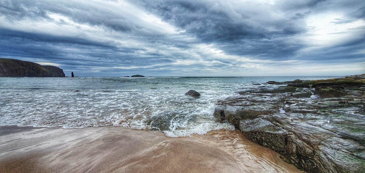 saracrosland's tweet photo. Day 2 in Kylescu and a coastal hike to Sandwood Bay. The forecast bad weather caught us up during last couple of miles.

#ChesterGreatOutdoorsClub
#CGOC #Hiking #Nature #Training #CoastalWalk #Scotland #Adventure #Explore https://t.co/SjPi0lH1RG