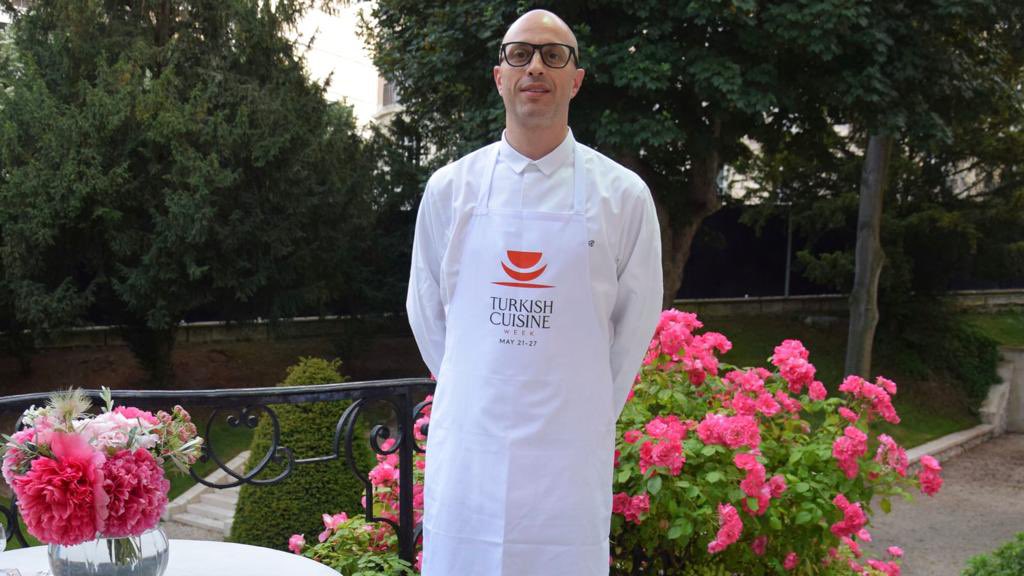 TC_ParisBE's tweet photo. Nous avons eu le plaisir de partager avec nos convives les recettes traditionnelles turques préparées par le @chefalironay à l’approche du lancement de la Semaine de la #cuisineturque

#zerowaste #sustainable #traditional #healthy https://t.co/vjL4pRSbQ2