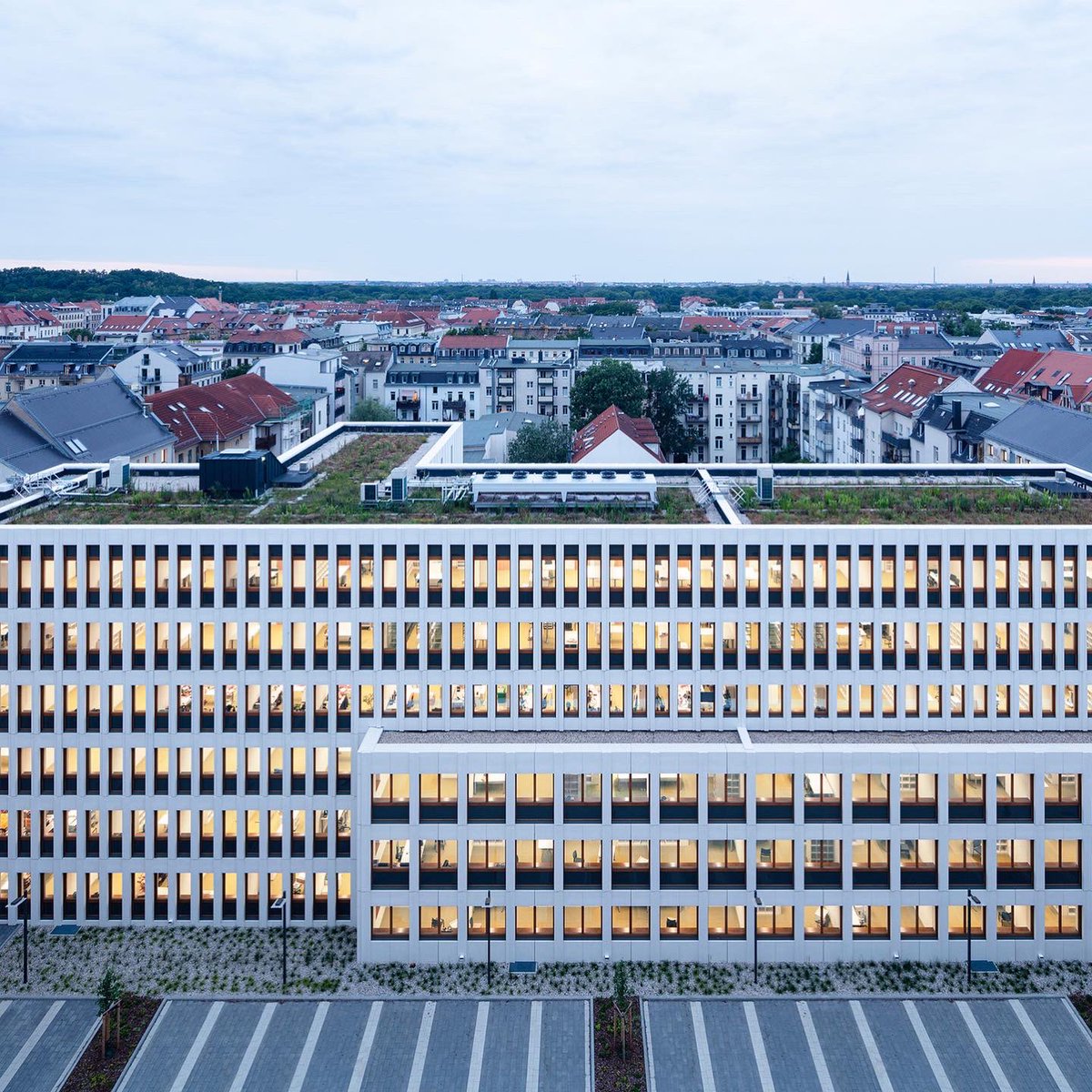 Arqenblanco's tweet photo. Ministerio Público de Leipzig- kister scheithauer gross architekten und stadtplaner 
Imagen: HG esch 
________________________________
#kisterscheithauergross #hgesch #leipzig #alemania #arquitecturaalemania #arquitecturaenblanco #arquitectura #proyecto #archdaily https://t.co/EozoZBRMms