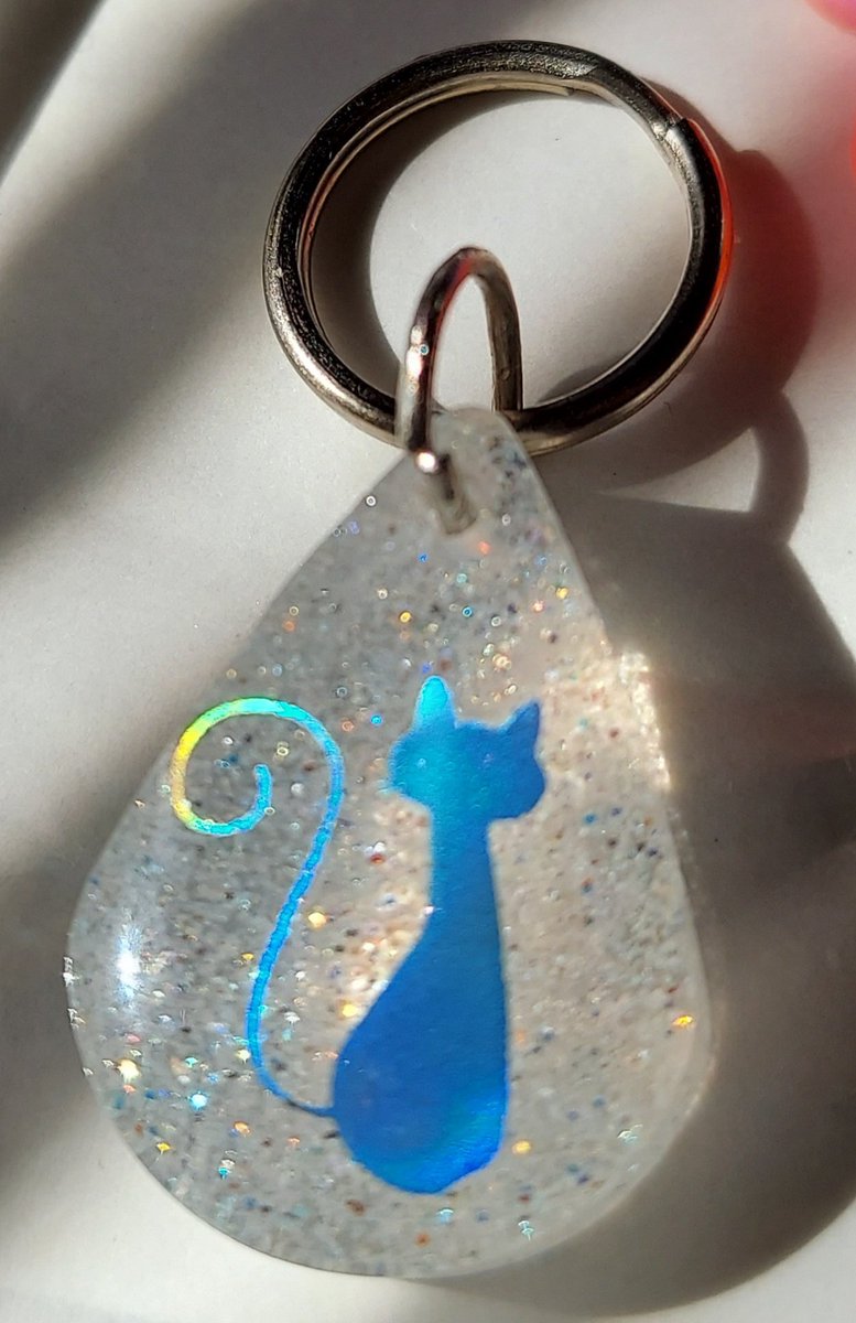 CMomma77's tweet photo. #Resin #CatTag - Beautiful and #OOAK. Your lil furball will love their own special #blingbling https://t.co/obeyHVKfOz