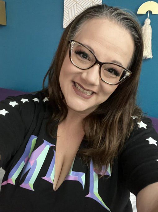 Good morning! Headed to my usually spot! Lustycams &hellip;.. see you there! https://t.co/t9vzxNJqHB