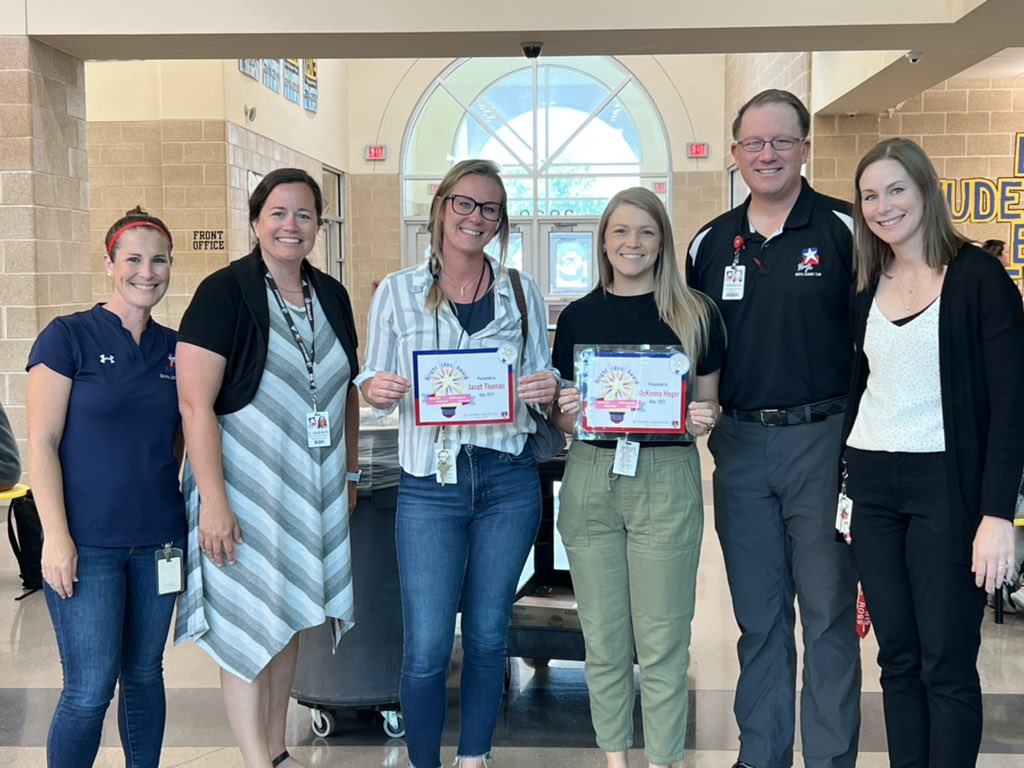 SMS_Wolverines's tweet image. Congratulations @Thomasja06 and @mckennaheger on earning the Bright Idea Award. Always innovating, differentiating, empowering, and advocating for your students!!  #OurDigitalHays @LBrionesSMS @soronald1 @AdrianDReyes @AziztTeresa @MarivelSedillo @drwrighthays