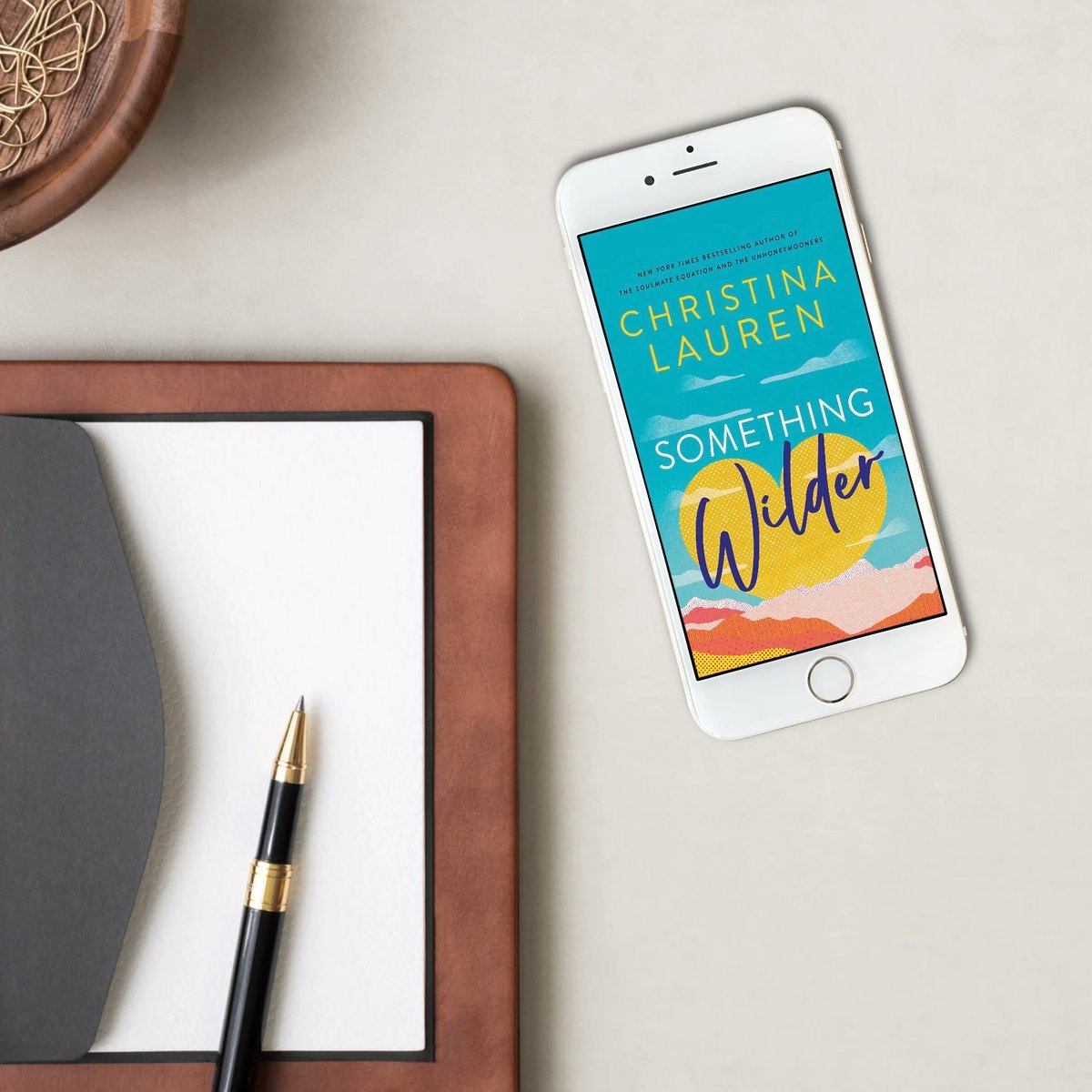 LatestBookCrush's tweet photo. Well @ChristinaLauren, you’ve done it again. Got me out of my weeks-long reading slump and made me shirk all my other responsibilities in favor of devouring this book. I could not have loved it more. Thank you @GalleryBooks for gifting me a copy, you made my year. https://t.co/H2tMahogl0