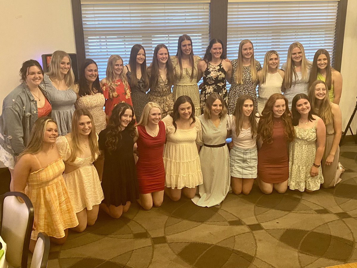 2022 PR RAMS Softball banquet with my sisters - ready for PLAYOFFS- LETS GO !! https://t.co/RjyyXAU4bP