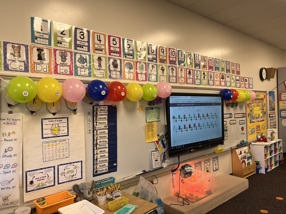 KellisonKinder's tweet photo. 🎈Balloon pop countdown has begun! 13 days left…extra recess on this beautiful day!☀️ https://t.co/iJh1dnggZV