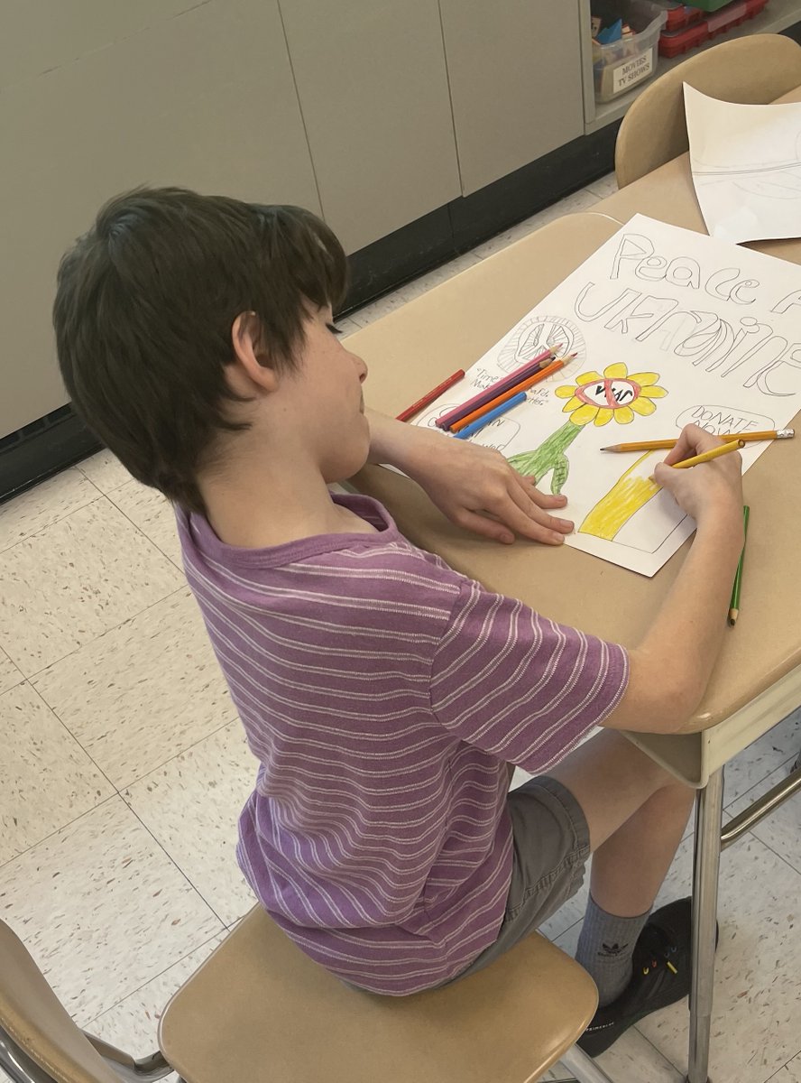 MTL_KucheraGAP's tweet photo. Just a reminder! The Circle of Giving Club is still collecting donations for the Ukraine. All donations will receive a paper origami sunflower handmade by the Origami Club! Thank you for your support! #csinspire #cstogetherisbetter @MTL_ESLCohen https://t.co/GsywsZufj5