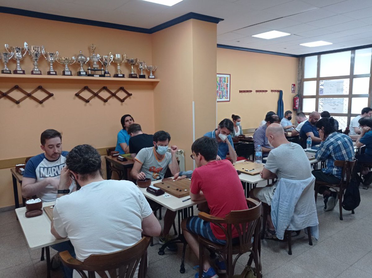 GoNamBan's tweet photo. ¡Así acabó nuestro XXIII Torneo de Go de Madrid! Cinco partidas en dos intensas jornadas. Esperamos que las hayáis disfrutado. ¡Enhorabuena a todos! https://t.co/2GOoPiIlrY