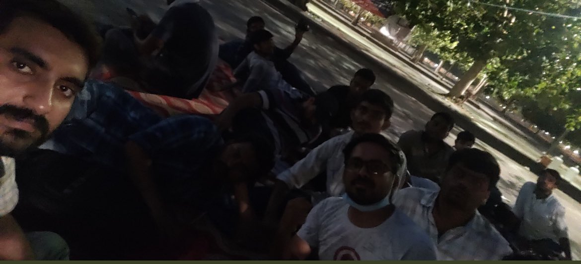 ExampurIn21's tweet photo. #UPSI2021 भर्ती में हुई धांधली की #SIT जांच कराने की मांग हेतु अनशन का आज दूसरा दिन समाप्त हुआ
रात में पता नहीं आज पुलिस निकालेगी या नहीं , Vvip movement के कारण अभी तक तो बाहर जाने से मना किया है
#SIT_INVESTIGATION_OF_UPSI_2021 
@CMOfficeUP @UPGovt @myogiadityanath https://t.co/ZvdTOXe4ao