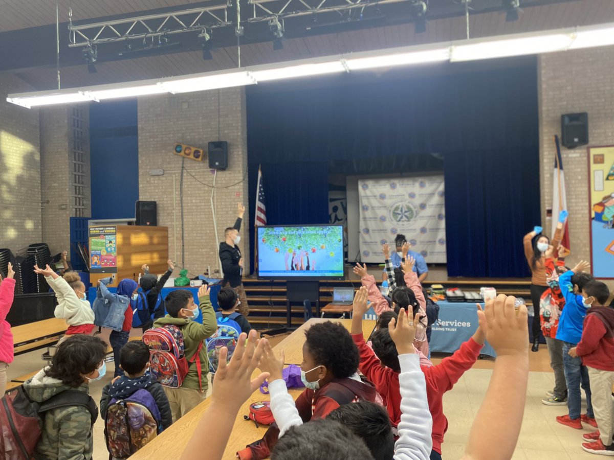 MsRay_Teach's tweet photo. Thank you @HISDNutrition for coming out to speak to our 1st grade medical scholars about their magnet focus - nutrition. @Elrod_HISD https://t.co/FZ5KCb5b3v