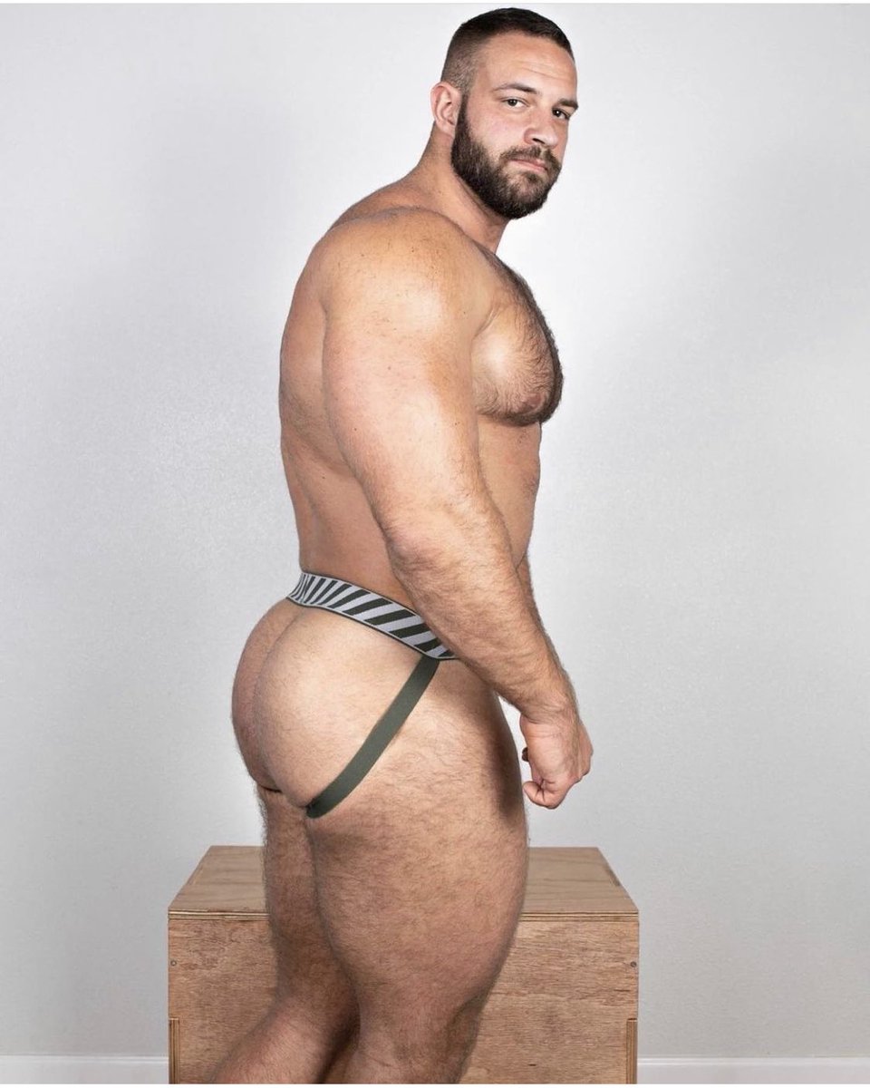 hotchestnyc's tweet photo. Serving cake!
#butchbottom #ass4gays https://t.co/S9IByjZCGj