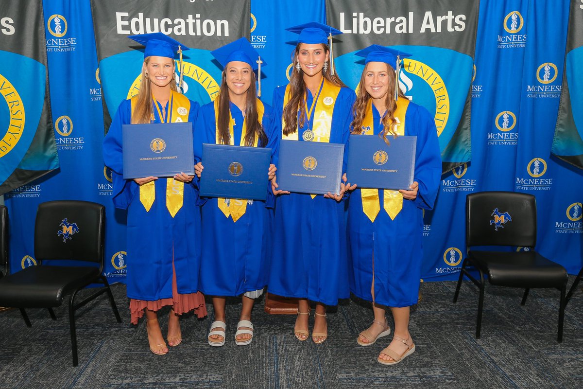 McNeeseSoftball's tweet photo. 𝕮𝖔𝖓𝖌𝖗𝖆𝖙𝖚𝖑𝖆𝖙𝖎𝖔𝖓𝖘 to our 2022 graduates 🎓

#GeauxPokes | #YTGDOYTRYM https://t.co/g7oPUKXZOe