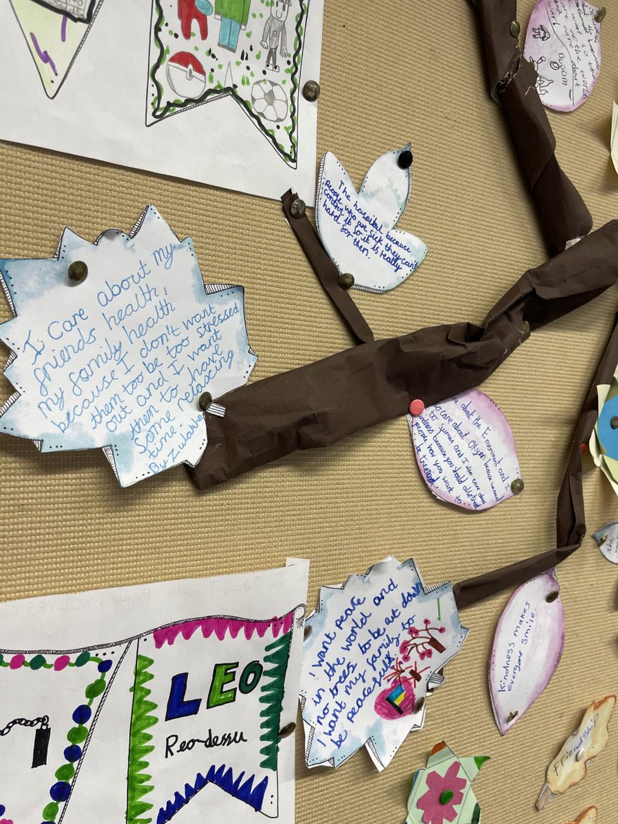 Global_Ed_Derby's tweet photo. This is what we love about #schoolslinking - the care and thoughtfulness which goes into exchanging work between schools.
Dale Primary have shared photos of their #FriendshipTree, prepared for their partner class at Ashbourne Hilltop Primary.
#Kindness #LiveWellTogether #BeKind https://t.co/uzNApfa48H
