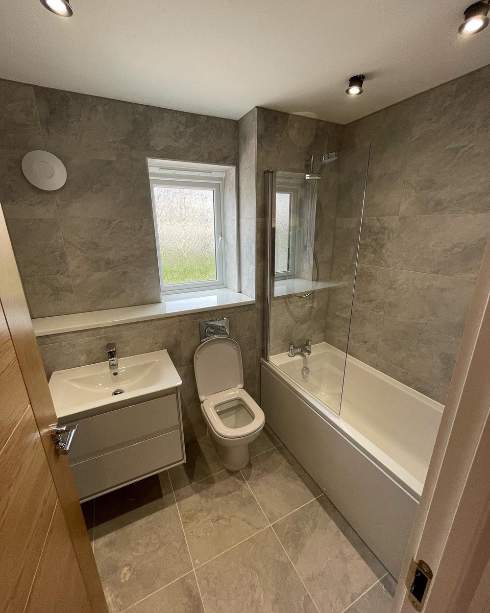 bbarlowww's tweet photo. Show home at Corby finished.
#plumbing #bathroom #plumbingcontractor https://t.co/Bc7wEUXMAl
