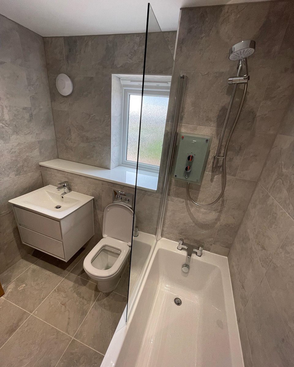bbarlowww's tweet photo. Show home at Corby finished.
#plumbing #bathroom #plumbingcontractor https://t.co/Bc7wEUXMAl