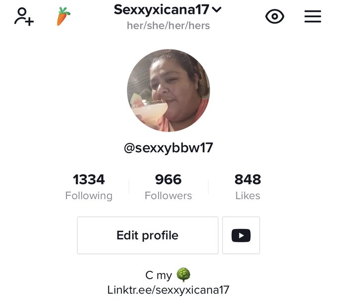 If I get to 1000 followers I can do lives  Cum watch me do dances and maybe 🌶 stuff https://t.co/WmE<a href="/tag/newprofilepic"class="tags"><span>#newprofilepic</span></a>