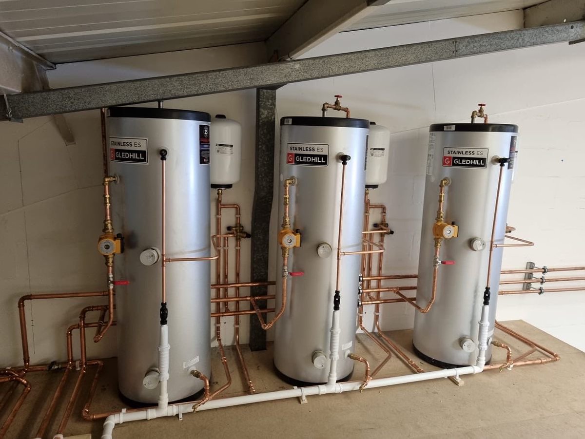 bbarlowww's tweet photo. Marconi courtyard project starting to look finished now the plant room is nearly finished, just some lagging to wrap this one up. https://t.co/h8RRiG2X8i