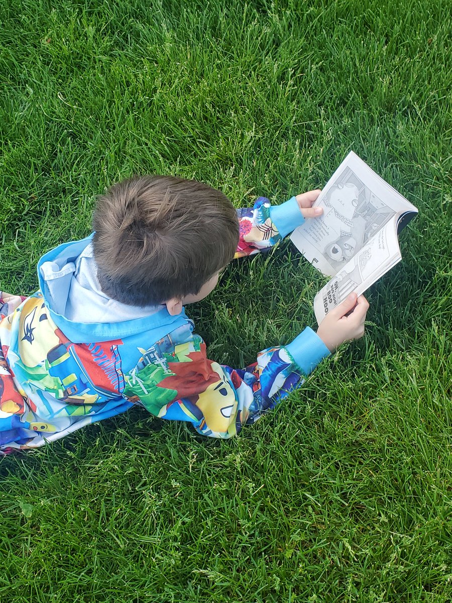 MrsPartridge2nd's tweet photo. It is a beautiful day to read outside! 📚 https://t.co/jglZOAk1bv