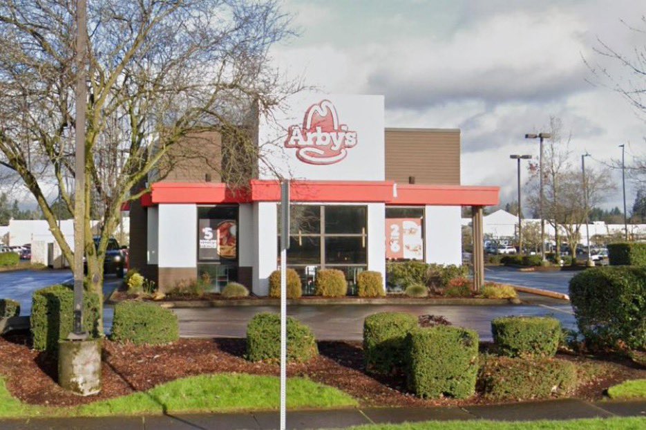 SaycheeseDGTL's tweet photo. Arby's manager caught urinating in milkshake mix for his own “sexual gratification” He admitted to police that he enjoyed relieving himself in the restaurant’s milkshake mix while working. https://t.co/uCz8kbdEl2
