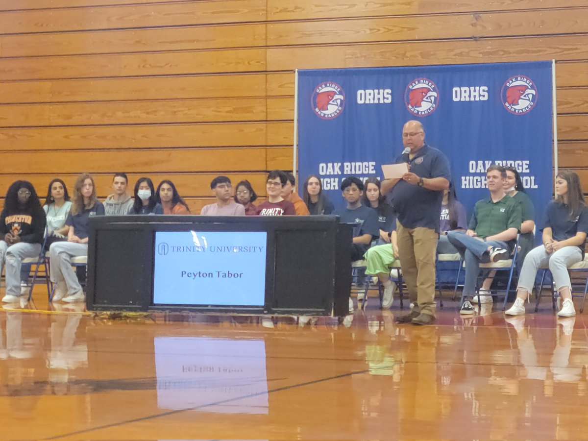 ACESCISD's tweet photo. Congrats to all the students who received a full ride in academics! https://t.co/HjW3tNycuV