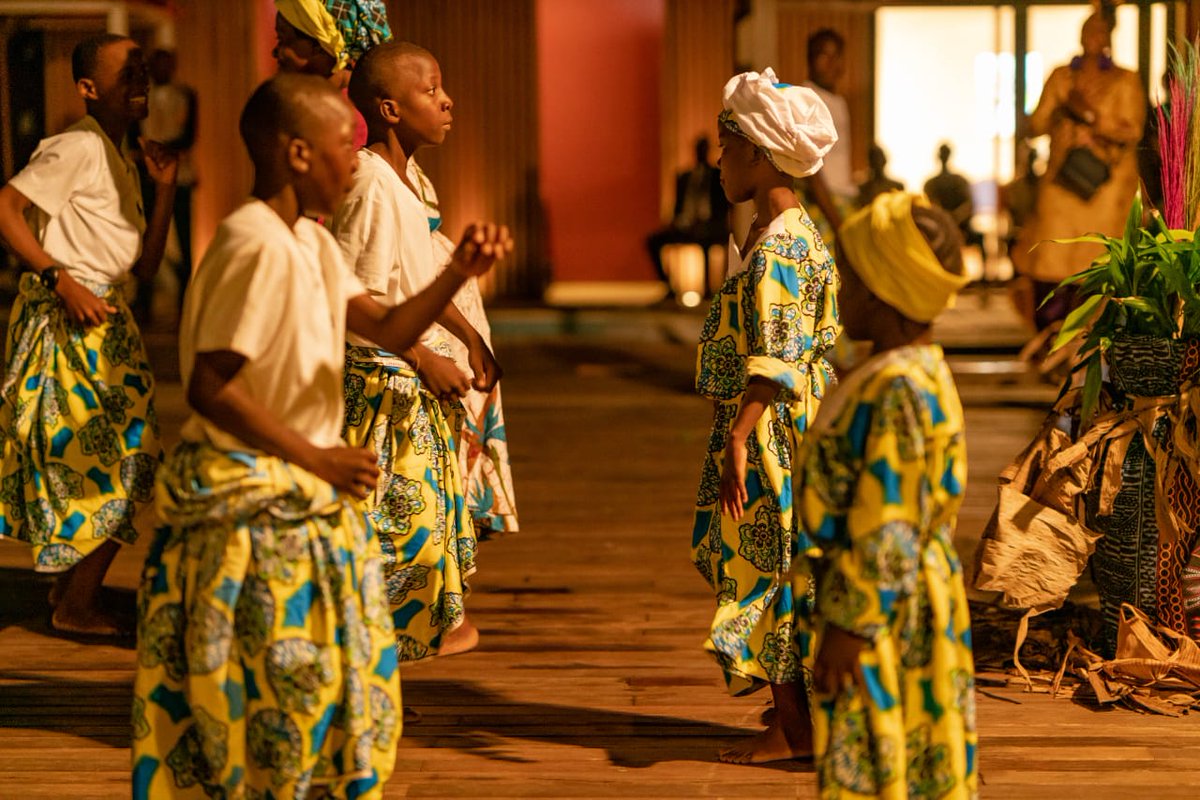 PCoustere's tweet photo. Ensembles, nous devons combler le fossé entre les cultures pour que vive la paix, la stabilité et le développement dans nos pays. 
Je me joins à tous pour célébrer la Journée mondiale de la diversité culturelle pour le dialogue et le développement. #ShareOurHeritage #ShareCulture https://t.co/sVHG8lS1mm
