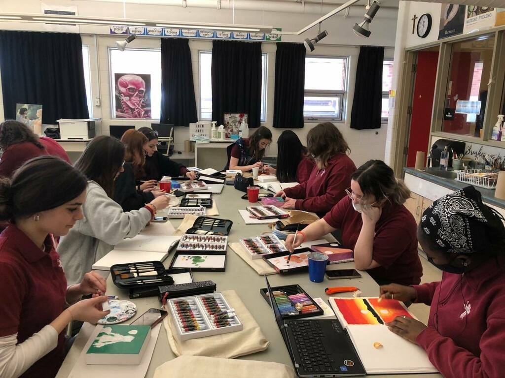 iRAPSacredHeart's tweet photo. Our Gr. 10 and 11 iRap Visual Arts are off to a roaring start for semester 2. Link is in the bio for all galleries! https://t.co/OnfPhwodJ3