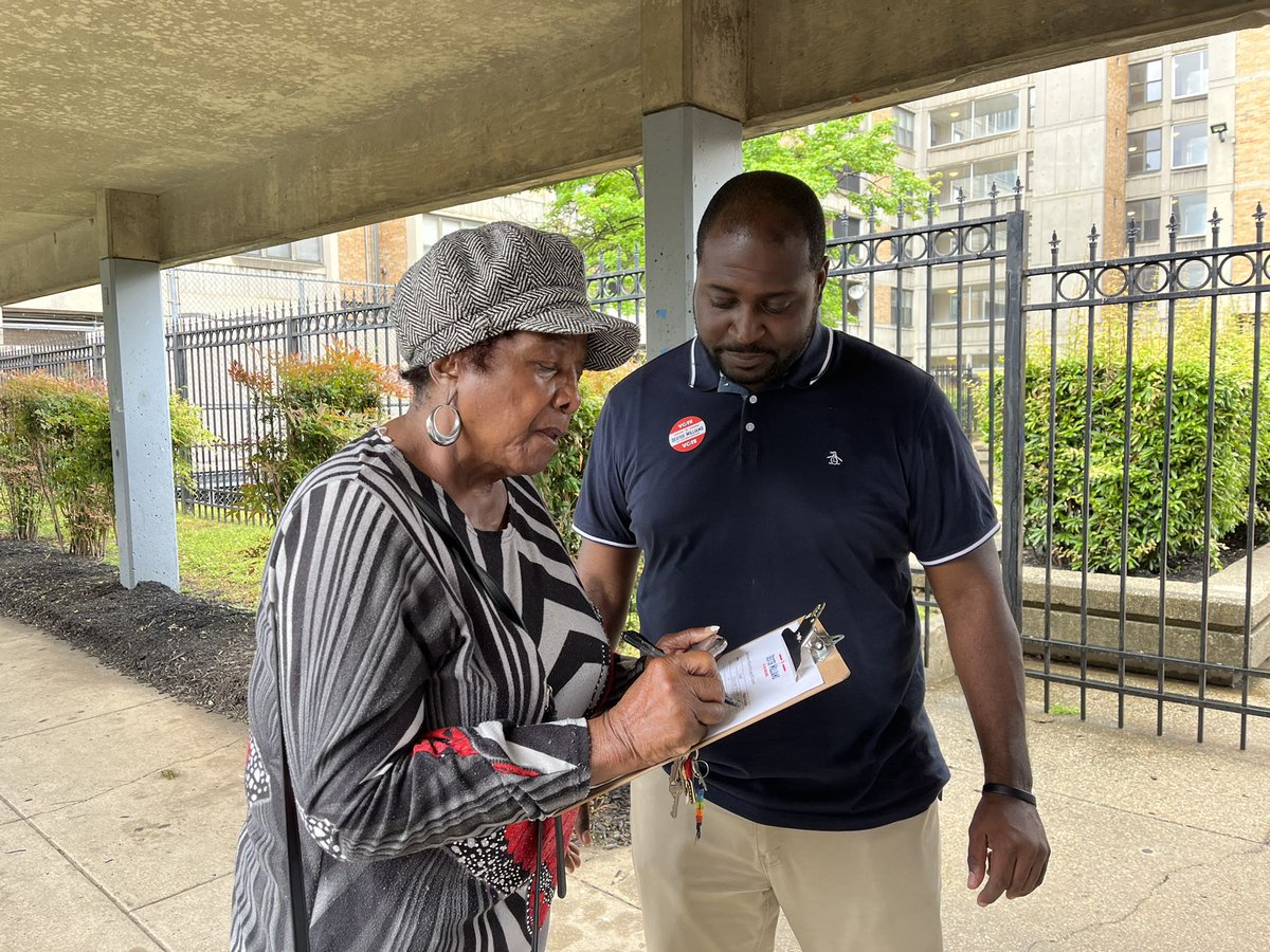 Dexter4Dc's tweet photo. Kicking off the week with the #DCInfrastructureWeek. Every resident should have access to free or low-cost internet to work and thrive. https://t.co/Fhi8XR4qPm