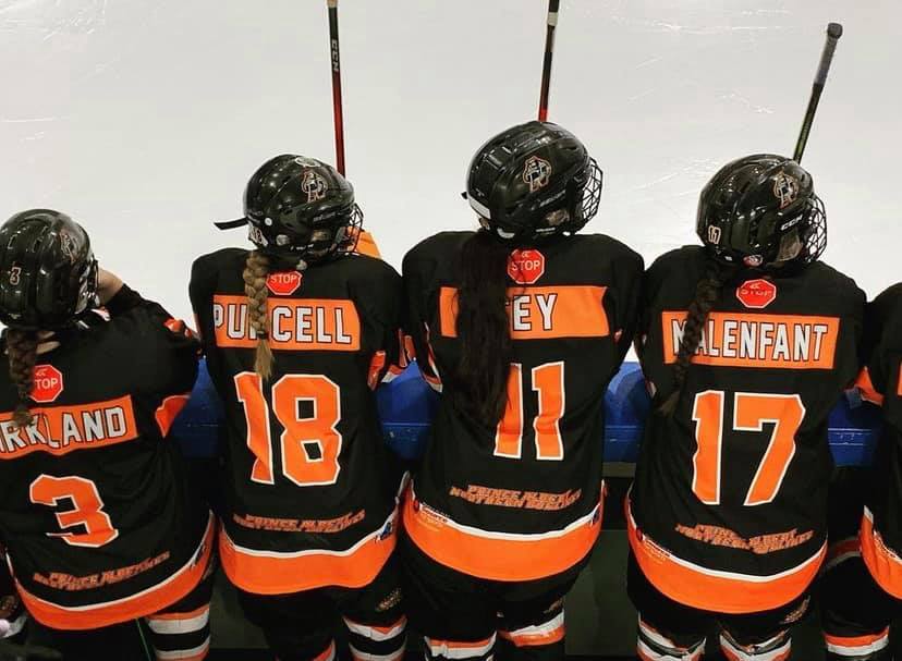 HockeyCanada's tweet photo. A scoreless 1st period between the @PABears and @DurhamWestGHA.

📺 https://t.co/qPaMnjFnFF
📊 https://t.co/6itbSSO4n6

#EssoCup https://t.co/P60tO9qfRH