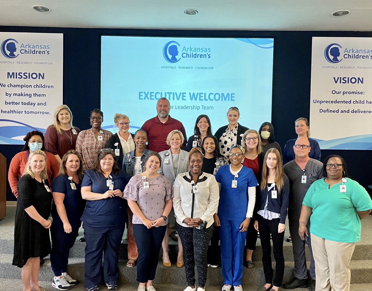 MarcyDoderer's tweet photo. A wonderful Monday morning welcoming our newest @archildrens #ChampionsForChildren. @AshlieJH @JamieWigginsRN @archildrensFred @gena_wingfield @Dr_Rick_Barr @CKohanke @erin_eep https://t.co/enR1mlFeiW