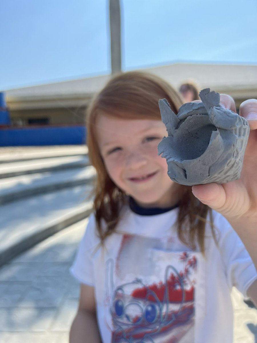 MrsFoht's tweet photo. K, 1, &amp; 2 are exploding clay in art class this week! 💥 Inspired by Steve Tobin! @artisnaples @LPEPanthers #excited https://t.co/ipMr95hPwY